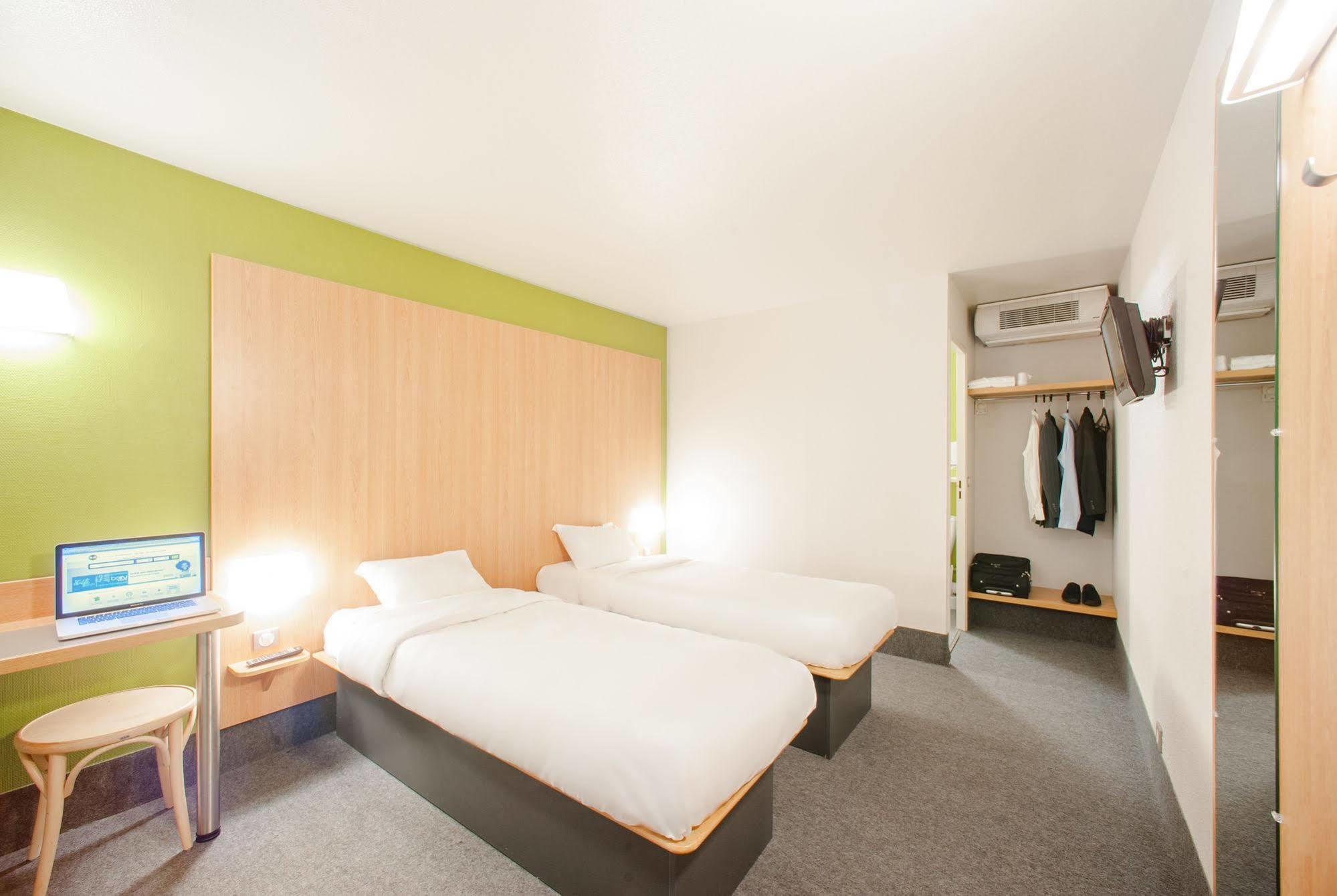 B&B Hotel Pontault Combault Екстериор снимка